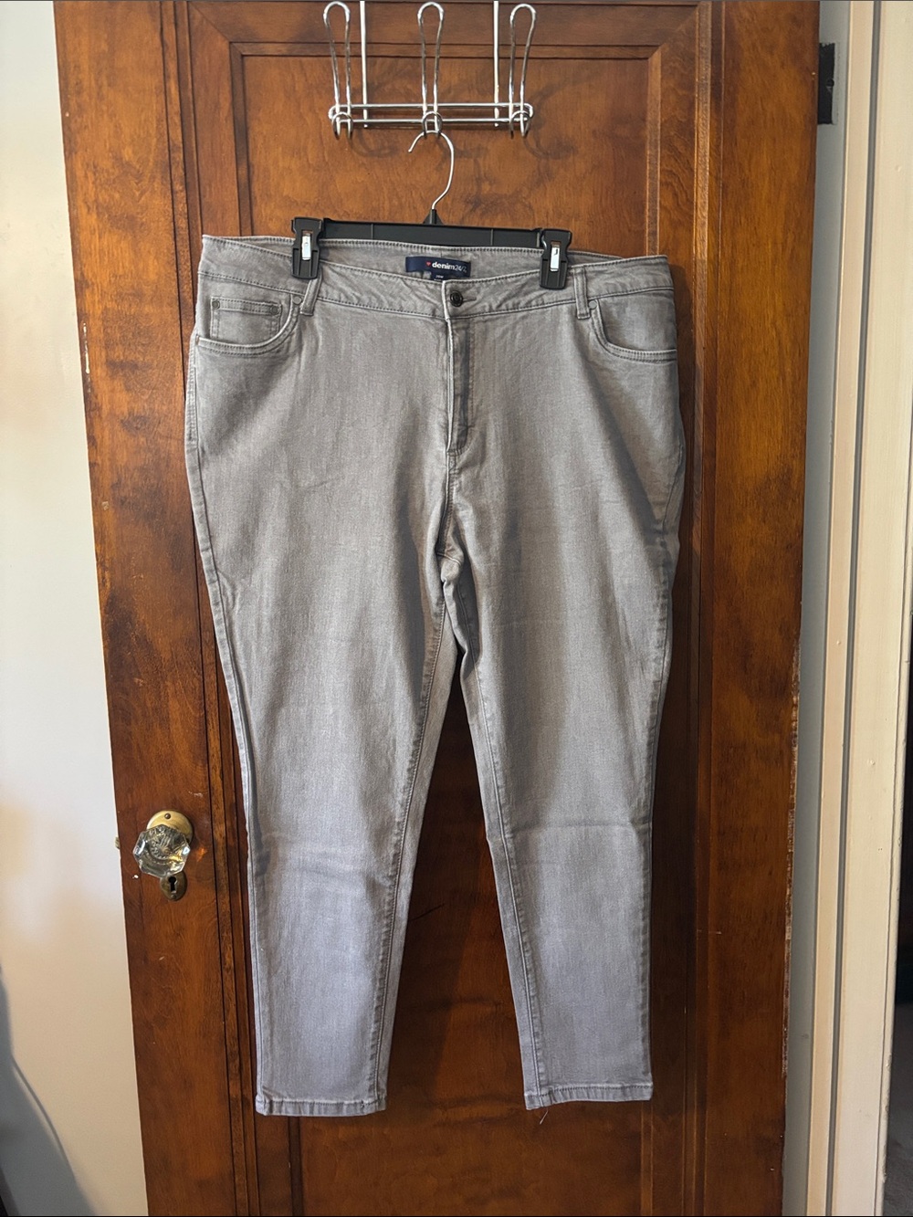 5 Piece Plus Size Jean Bundle Size 20W - Picture 4 of 7